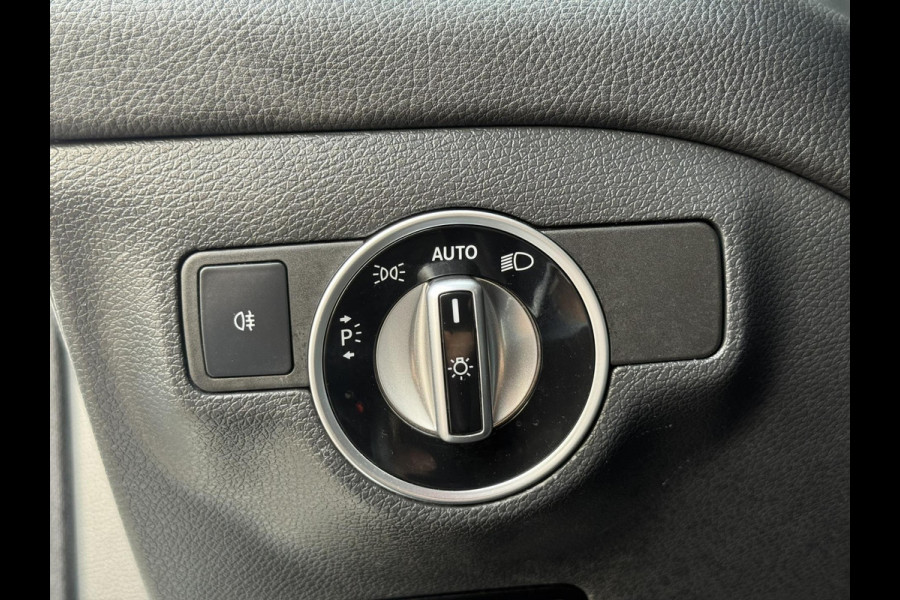 Mercedes-Benz GLA 180 AMG Trekhaak Camera+pdc Stoelverwarming Elektrische a-klep Cruise Keyless Led