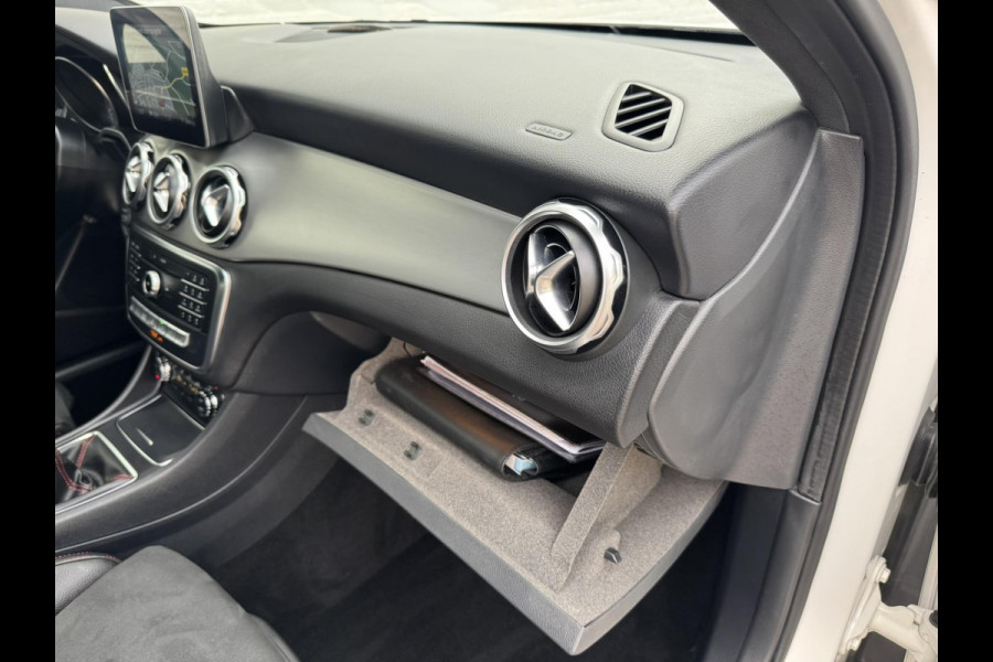 Mercedes-Benz GLA 180 AMG Trekhaak Camera+pdc Stoelverwarming Elektrische a-klep Cruise Keyless Led