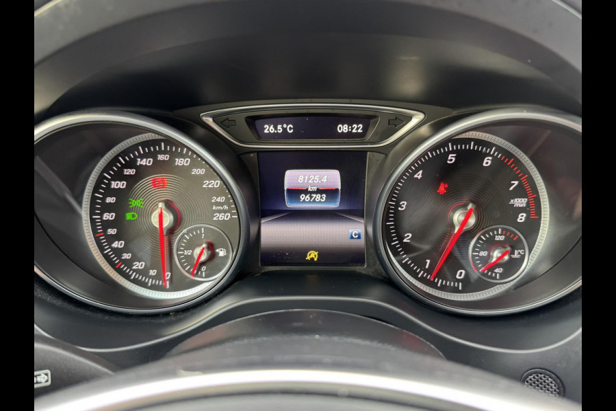 Mercedes-Benz GLA 180 AMG Trekhaak Camera+pdc Stoelverwarming Elektrische a-klep Cruise Keyless Led