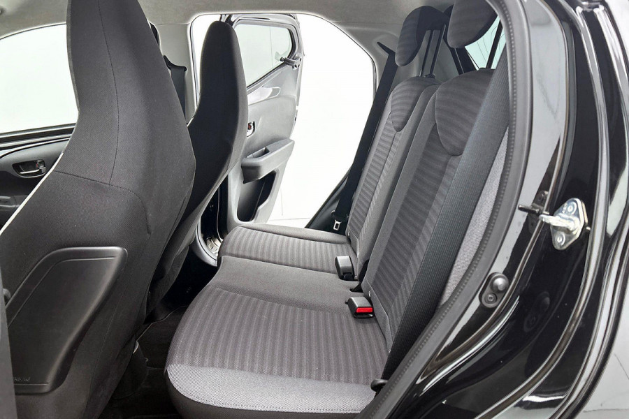Toyota Aygo 1.0 VVT-i x-joy(NL-auto, Goed OnderH, Automatische Airco, Camera, Parkeersensoren, Etc)