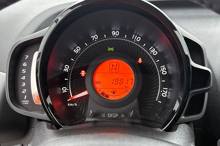 Toyota Aygo 1.0 VVT-i x-joy(NL-auto, Goed OnderH, Automatische Airco, Camera, Parkeersensoren, Etc)