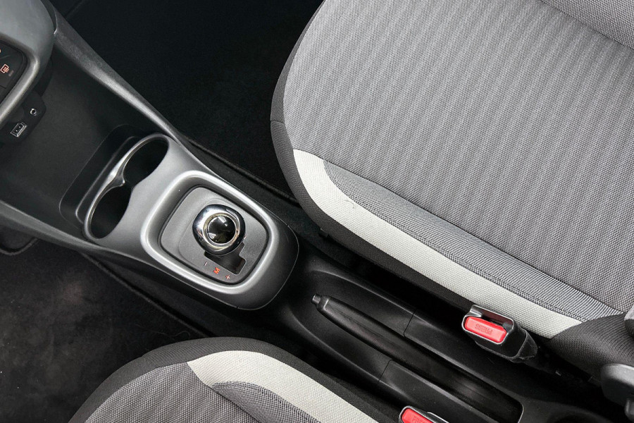 Toyota Aygo 1.0 VVT-i x-joy(NL-auto, Goed OnderH, Automatische Airco, Camera, Parkeersensoren, Etc)