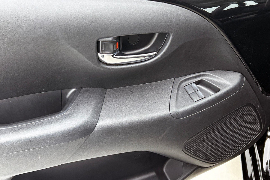 Toyota Aygo 1.0 VVT-i x-joy(NL-auto, Goed OnderH, Automatische Airco, Camera, Parkeersensoren, Etc)