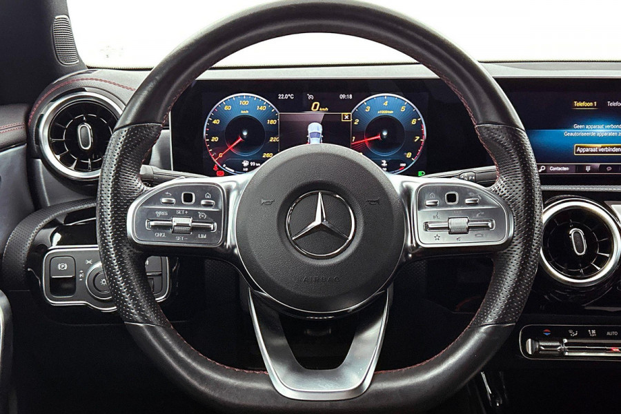 Mercedes-Benz CLA-Klasse 180 Business Solution AMG Upgrade Edition(NL-auto, Camera, Parkeerhulp, Navigatie, StoelV, Etc)