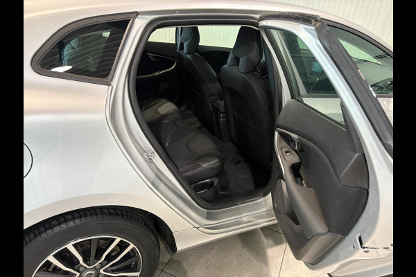 Volvo V40 D2 Aut. Business Parkeersensor Navigatie 120pk