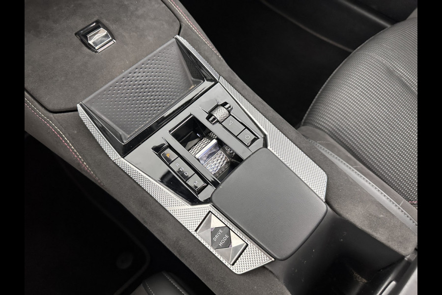 DS DS 4 1.6 PureTech Performance Line (INCL-BTW) Aut. *PANO | LEATHER-MICROFIBRE | FULL-LED | HEATED-SPORTSEATS | DIGI-COCKPIT | KEYLESS | CAMERA | LANE-ASSIST | CARPLAY | ECC | SHIFT-PADDLES | PDC | TOWBAR | 19''ALU*