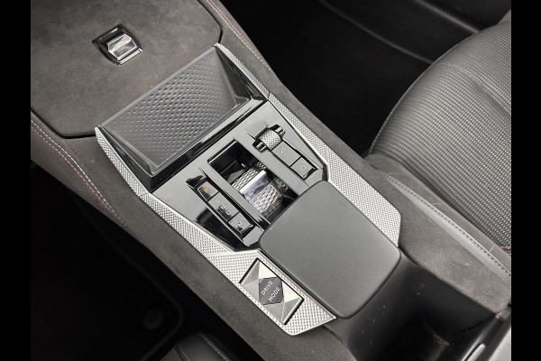DS DS 4 1.6 PureTech Performance Line (INCL-BTW) Aut. *PANO | LEATHER-MICROFIBRE | FULL-LED | HEATED-SPORTSEATS | DIGI-COCKPIT | KEYLESS | CAMERA | LANE-ASSIST | CARPLAY | ECC | SHIFT-PADDLES | PDC | TOWBAR | 19''ALU*