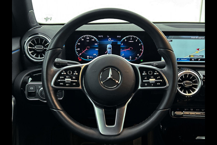 Mercedes-Benz A-Klasse 180 Business Solution(NL-auto, 1e Eig, Dealer onderH, Sfeer, Trekhaak, Navi Groot, StoelV, Etc)