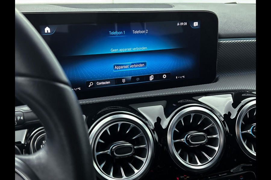 Mercedes-Benz A-Klasse 180 Business Solution(NL-auto, 1e Eig, Dealer onderH, Sfeer, Trekhaak, Navi Groot, StoelV, Etc)
