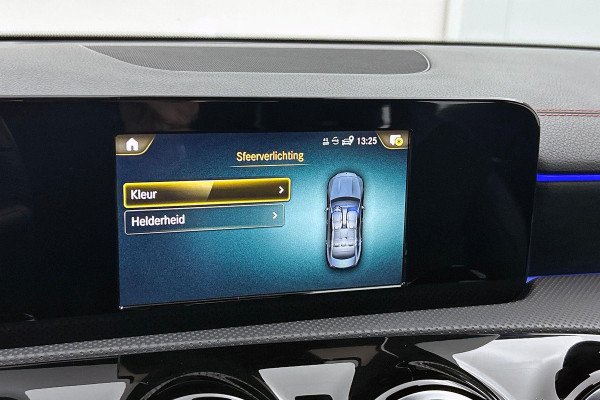 Mercedes-Benz CLA-Klasse 200 Premium Plus AMG-Line(Dealer OndH, Sfeer-Verlichting, Navi, StoelV, Cruise Control, Climate Con, Etc)
