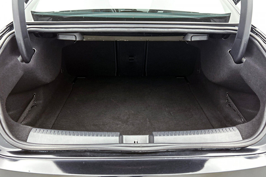 Mercedes-Benz CLA-Klasse 200 Premium Plus AMG-Line(Dealer OndH, Sfeer-Verlichting, Navi, StoelV, Cruise Control, Climate Con, Etc)