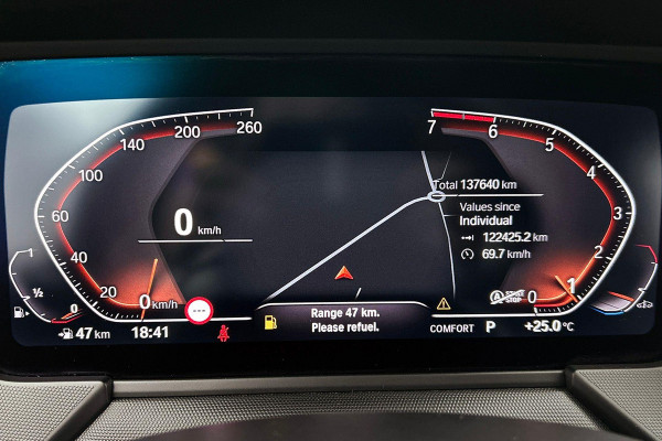 BMW 1-serie 118i Executive Edition Sport (STOELVERWARMING, NAVI, CARPLAY, DIGITALE COCKPIT, 1e EIGENAAR, DEALER ONDERHOUDEN)