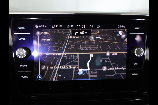 Volkswagen T-Roc 1.5 TSI R-Line Business 150 pk Automaat (DSG) | Verlengde garantie | Navigatie | Parkeersensoren (Park assist) | Achteruitrijcamera | Keyless pakket | Adaptieve cruise control |