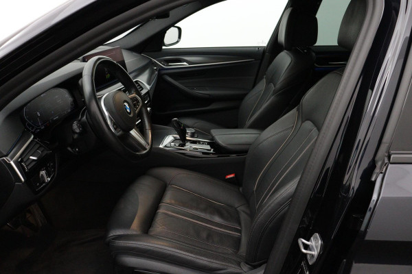 BMW 5 Serie 530e High Executive M-Sport (NL-auto, 1e Eig, Dealer OnderH, Navi, Comfort zetels, Carplay/ Android, Etc)
