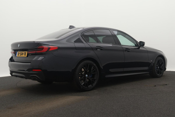 BMW 5 Serie 530e High Executive M-Sport (NL-auto, 1e Eig, Dealer OnderH, Navi, Comfort zetels, Carplay/ Android, Etc)