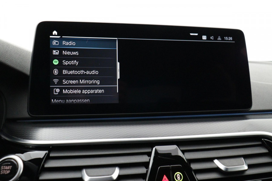 BMW 5 Serie 530e High Executive M-Sport (NL-auto, 1e Eig, Dealer OnderH, Navi, Comfort zetels, Carplay/ Android, Etc)