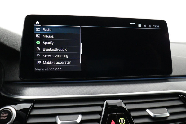 BMW 5 Serie 530e High Executive M-Sport (NL-auto, 1e Eig, Dealer OnderH, Navi, Comfort zetels, Carplay/ Android, Etc)