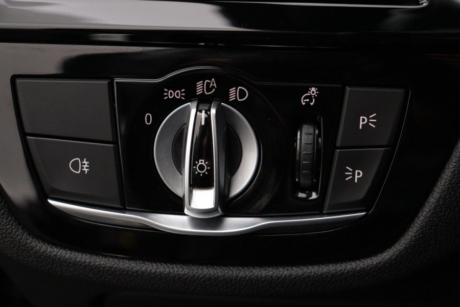BMW 5 Serie 530e High Executive M-Sport (NL-auto, 1e Eig, Dealer OnderH, Navi, Comfort zetels, Carplay/ Android, Etc)