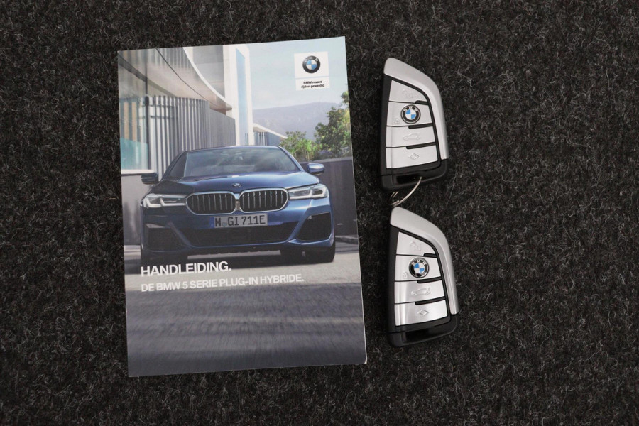 BMW 5 Serie 530e High Executive M-Sport (NL-auto, 1e Eig, Dealer OnderH, Navi, Comfort zetels, Carplay/ Android, Etc)