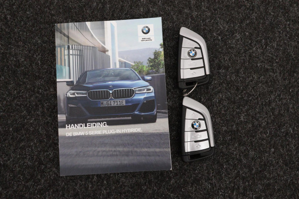 BMW 5 Serie 530e High Executive M-Sport (NL-auto, 1e Eig, Dealer OnderH, Navi, Comfort zetels, Carplay/ Android, Etc)