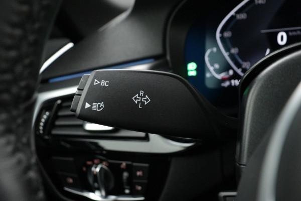 BMW 5 Serie 530e High Executive M-Sport (NL-auto, 1e Eig, Dealer OnderH, Navi, Comfort zetels, Carplay/ Android, Etc)