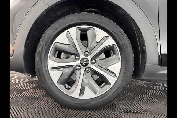 Kia e-Niro DynamicLine 64 kWh [ 3-Fase ] (INCL-BTW)  Aut. *LEATHER-FABRIC | NAVI-FULLMAP | AMBIENT-LIGHT | DAB+ | ADAPTIVE-CRUISE | CAMERA | HEATED-COMFORTSEATS | KEYLESS | DIGI-COCKPIT | SHIFT-PADDLES | CARPLAY | 17"ALU*