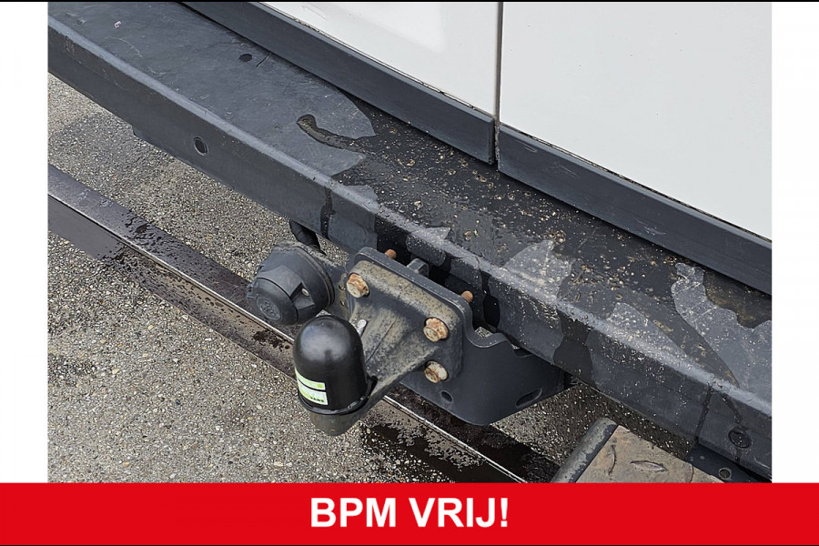 Volkswagen Crafter 35 2.0 TDI L2H2 Automaat Navi Airco Trekhaak Apple Carplay PDC Camera Euro6 140 PK!