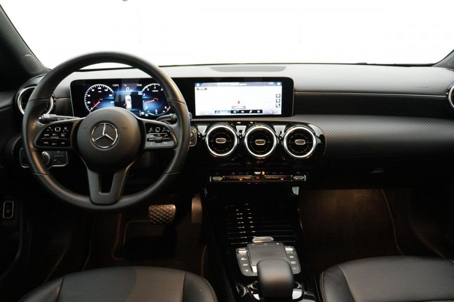 Mercedes-Benz CLA-Klasse Shooting Brake 200 Business Solution Automaat (NAVIGATIE, CAMERA, PDC, GOED ONDERHOUDEN, 1e EIGENAAR)