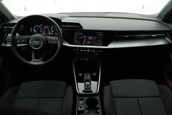 Audi A3 Limousine 35 TFSI Business edition Automaat (NAVIGATIE, LED, CARPLAY, VIRTUAL COCKPIT, 1e EIGENAAR, GOED ONDERHOUDEN)