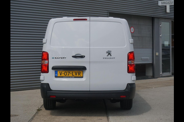Peugeot e-Expert L3 75 kWh | camera | navi incl. Apple Carplay | betimmering | sidebars | backbar | Comfort tussenschot | e-Call pakket | rijklaarprijs