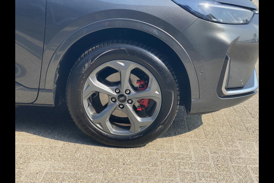 Ford Kuga 2.5 PHEV ST-Line X | Wegklapbare trekhaak | Panoramadak | Winter Pack | Head up Display | All season banden
