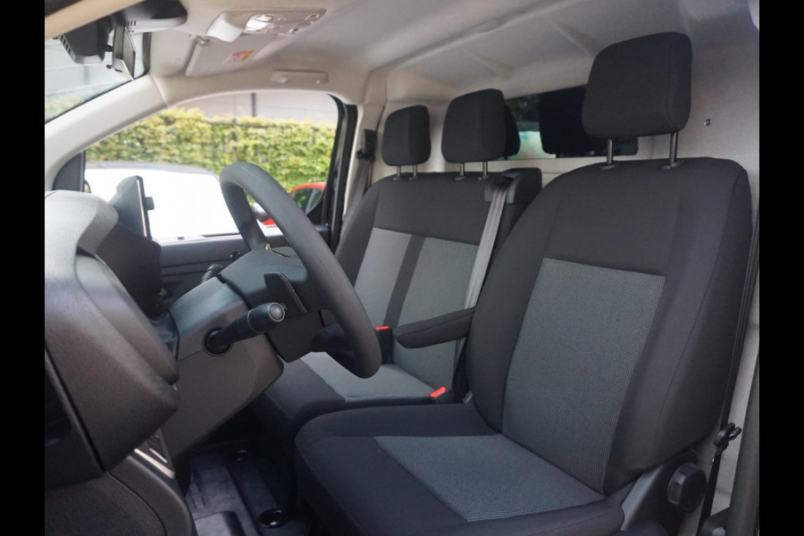 Opel Vivaro Electric L2 75 kWh | 0% rente | Apple Carplay | camera | parkeersensoren voor & achter | dodehoekwaarschuwing | Comfort tussenschot