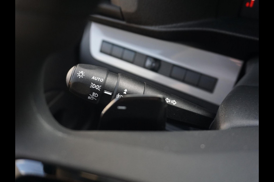 Opel Vivaro Electric L2 75 kWh | 0% rente | Apple Carplay | camera | parkeersensoren voor & achter | dodehoekwaarschuwing | Comfort tussenschot