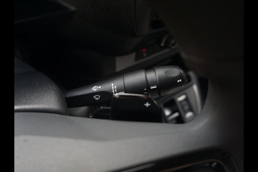 Opel Vivaro Electric L2 75 kWh | 0% rente | Apple Carplay | camera | parkeersensoren voor & achter | dodehoekwaarschuwing | Comfort tussenschot