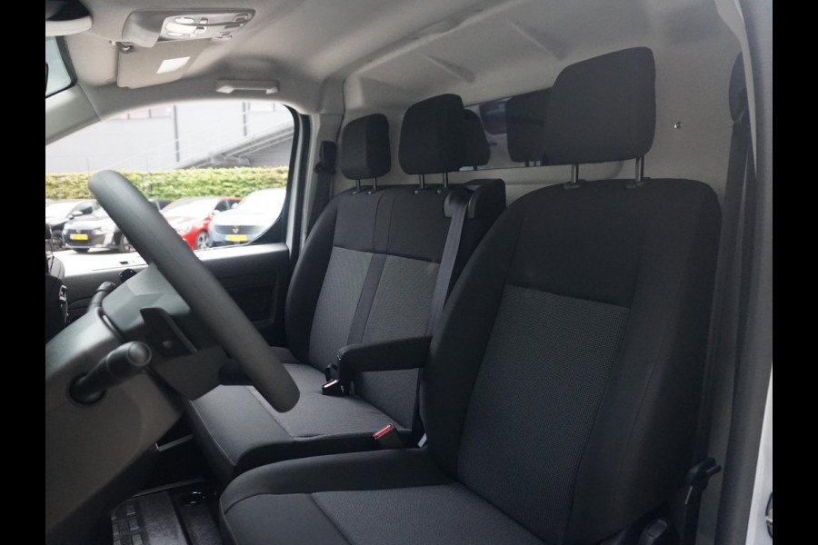 Peugeot e-Expert L2 75 kWh | 0% rente | Navi incl. Apple Carplay | camera | parkeersensoren voor & achter | dodehoekwaarschuwing | rijklaarprijs