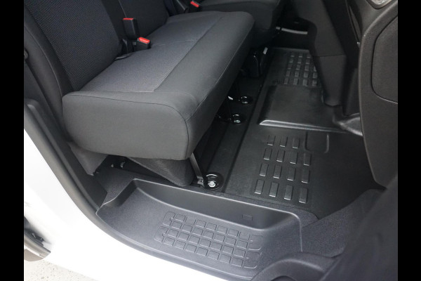 Peugeot e-Expert L2 75 kWh | 0% rente | Navi incl. Apple Carplay | camera | parkeersensoren voor & achter | dodehoekwaarschuwing | rijklaarprijs