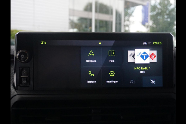 Peugeot e-Expert L2 75 kWh | 0% rente | Navi incl. Apple Carplay | camera | parkeersensoren voor & achter | dodehoekwaarschuwing | rijklaarprijs