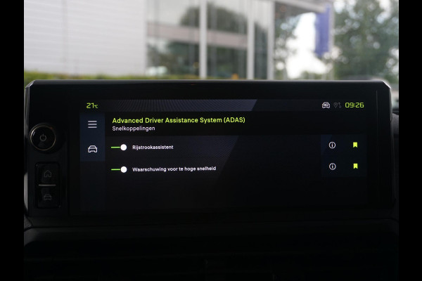 Peugeot e-Expert L2 75 kWh | 0% rente | Navi incl. Apple Carplay | camera | parkeersensoren voor & achter | dodehoekwaarschuwing | rijklaarprijs