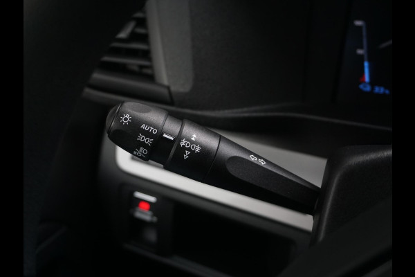 Peugeot e-Expert L2 75 kWh | 0% rente | Navi incl. Apple Carplay | camera | parkeersensoren voor & achter | dodehoekwaarschuwing | rijklaarprijs