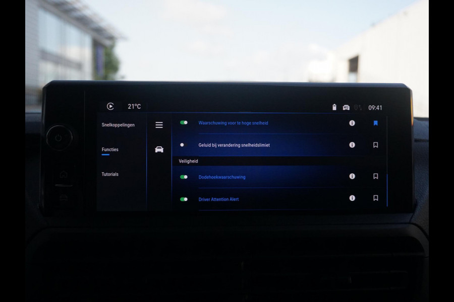 Opel Vivaro Electric L3 75 kWh | 0% rente | Apple Carplay | camera | parkeersensoren voor & achter | dodehoekwaarschuwing | Comfort tussenschot