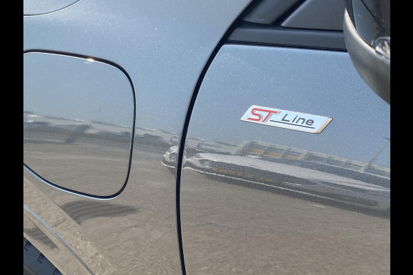 Ford Kuga 2.5 PHEV ST-Line X | Wegklapbare trekhaak | Panoramadak | Winter Pack | Head up Display | All season banden