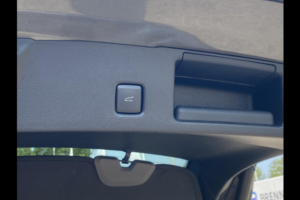Ford Kuga 2.5 PHEV ST-Line X | Wegklapbare trekhaak | Panoramadak | Winter Pack | Head up Display | All season banden