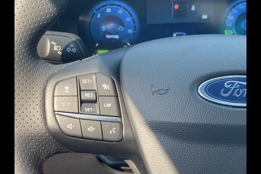 Ford Kuga 2.5 PHEV ST-Line X | Wegklapbare trekhaak | Panoramadak | Winter Pack | Head up Display | All season banden
