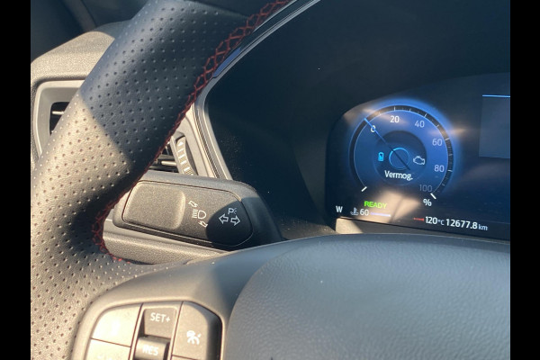 Ford Kuga 2.5 PHEV ST-Line X | Wegklapbare trekhaak | Panoramadak | Winter Pack | Head up Display | All season banden