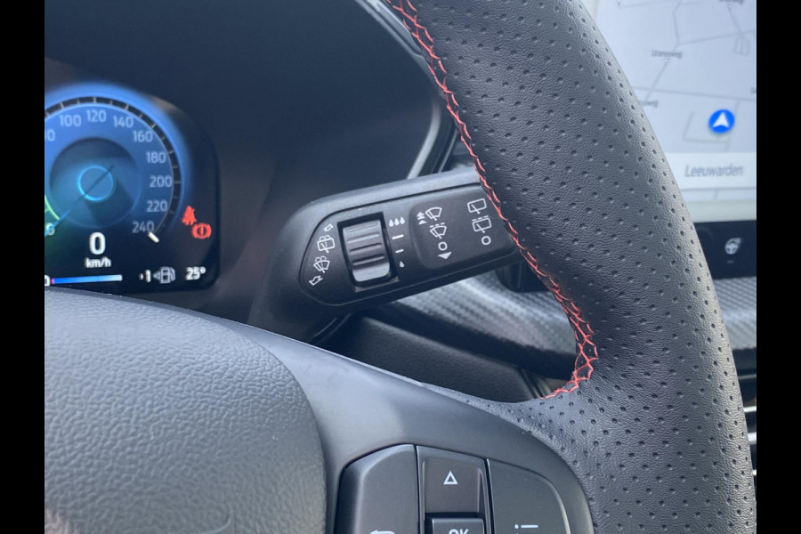 Ford Kuga 2.5 PHEV ST-Line X | Wegklapbare trekhaak | Panoramadak | Winter Pack | Head up Display | All season banden