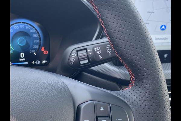 Ford Kuga 2.5 PHEV ST-Line X | Wegklapbare trekhaak | Panoramadak | Winter Pack | Head up Display | All season banden