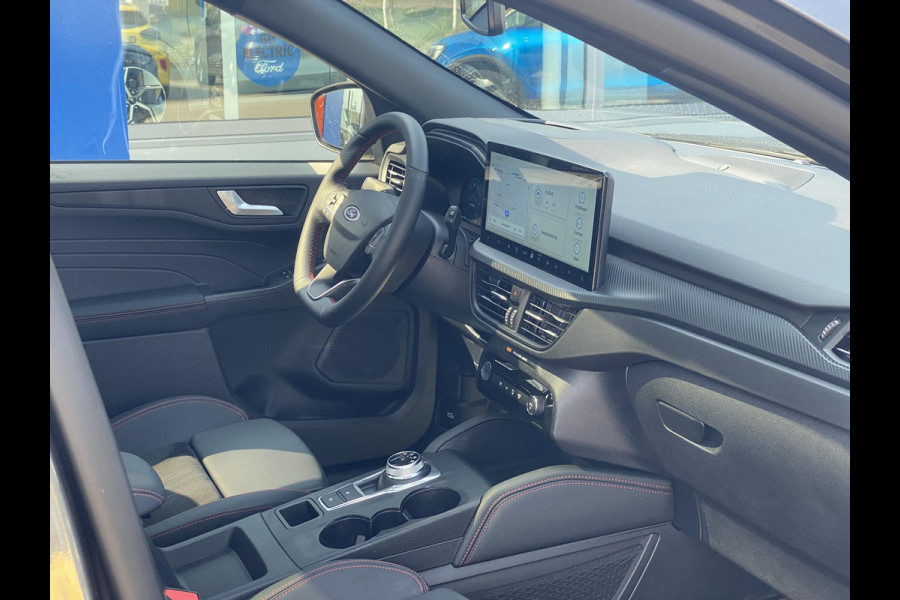 Ford Kuga 2.5 PHEV ST-Line X | Wegklapbare trekhaak | Panoramadak | Winter Pack | Head up Display | All season banden