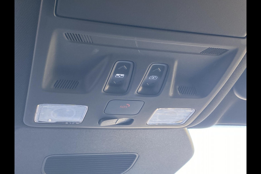 Ford Kuga 2.5 PHEV ST-Line X | Wegklapbare trekhaak | Panoramadak | Winter Pack | Head up Display | All season banden