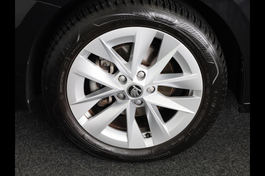 Škoda Octavia Combi 1.0 e-TSI Business Edition Plus 110 pk Automaat (DSG) | Verlengde garantie | Navigatie | Parkeersensoren | Adaptieve cruise control | Autom. airco (3 zones) |