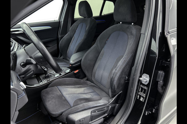 BMW X2 SDrive18i High Executive M Sport (M-PAKKET, PANORAMADAK, CAMERA, AFNEEMBARE TREKHAAK, STOELVERWARMING, DEALER ONDERHOUDEN)